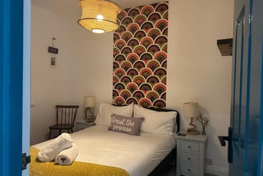 2 bed house, The Square, Stonehouse, Plymouth, PL13JS - Image 5